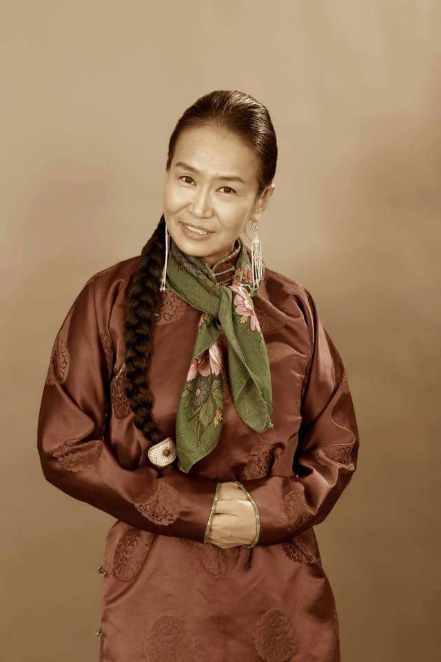 Гавьяат У.Уранчимэгийн “монголжингоо” төрх олонд таашагдав